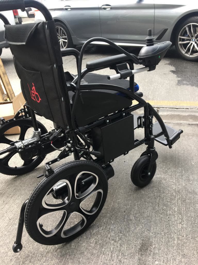 Katlanabilir Akülü Tekerlekli Sandalye (Model 76365)